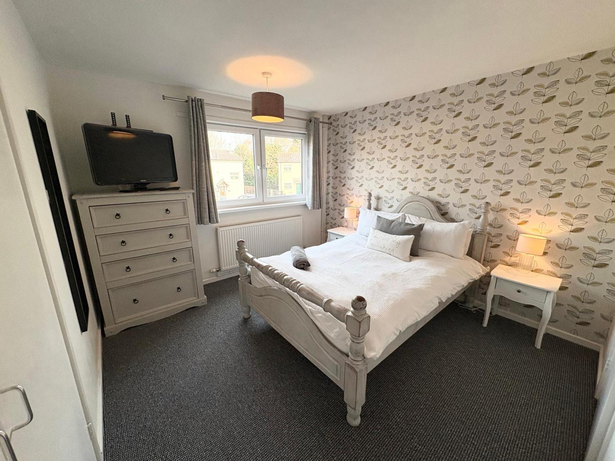Spacious - 2 Double Bed - City Home - Sleeps 6 - Free Parking Херфорд Екстериор снимка